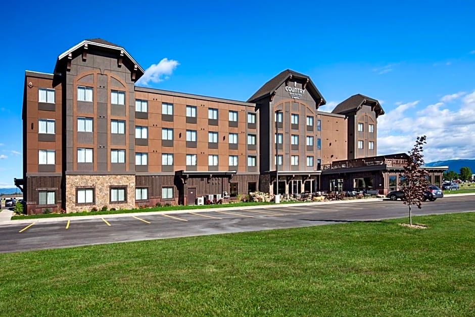 Glacier International Lodge