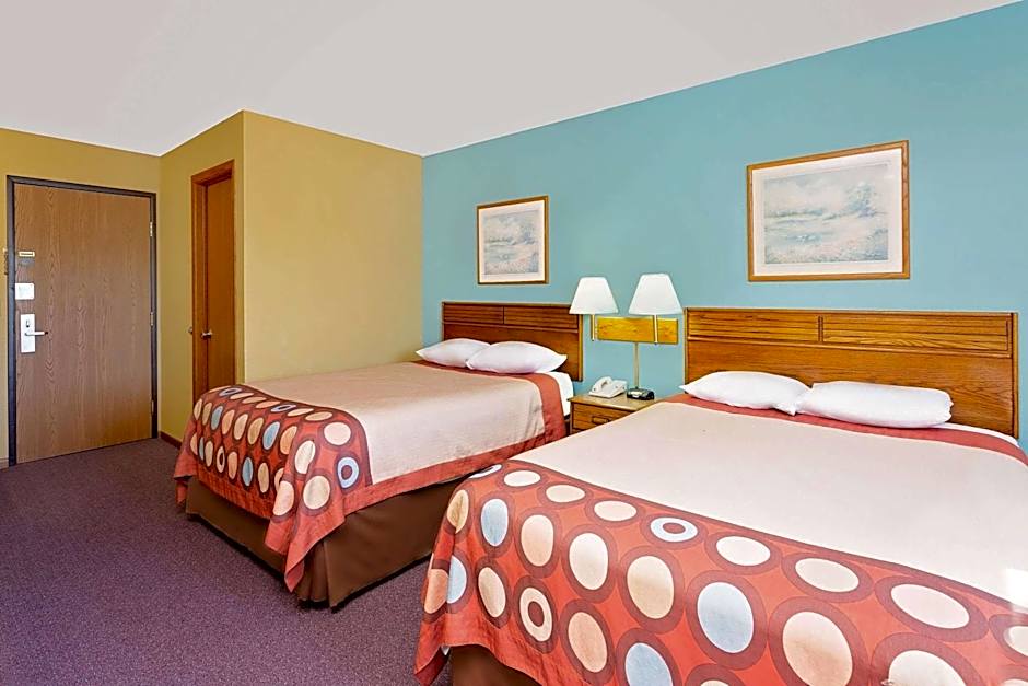 Super 8 by Wyndham Dyersville
