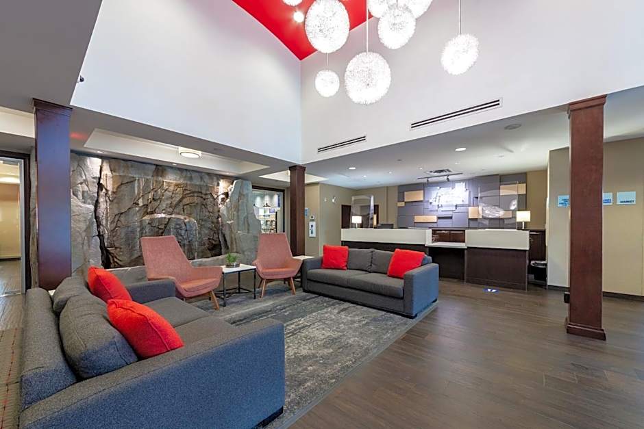 Holiday Inn Express & Suites Riverport Richmond By IHG