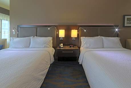 Standard Queen Room with Two Queen Beds - Communications Accessible