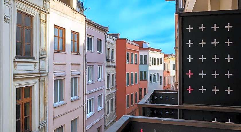 Aleksandr Pera Hotel