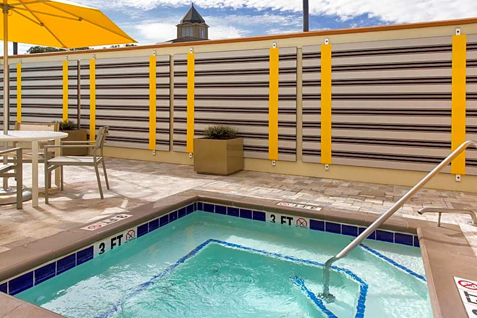 DoubleTree by Hilton Hotel Savannah Historic District