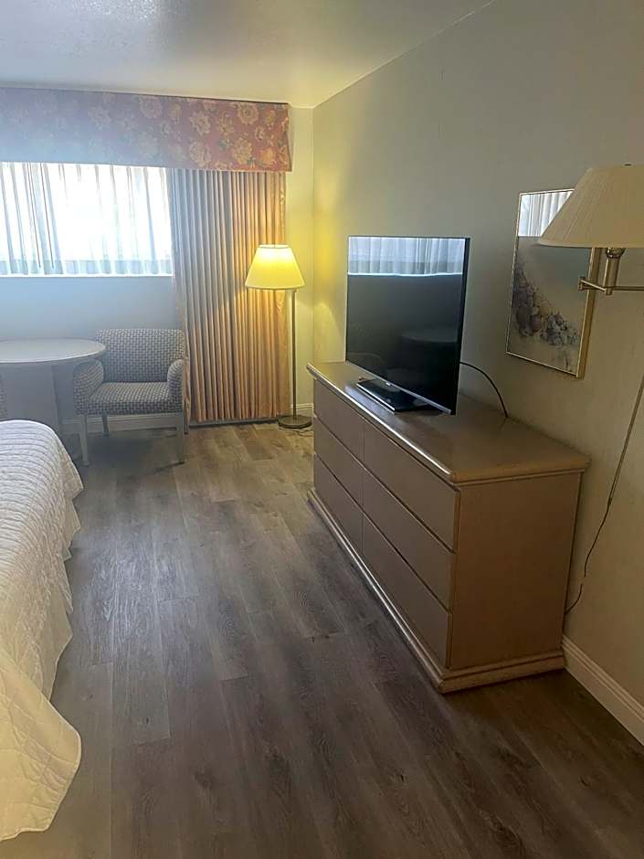 Ramada by Wyndham Viscount Suites Tucson East