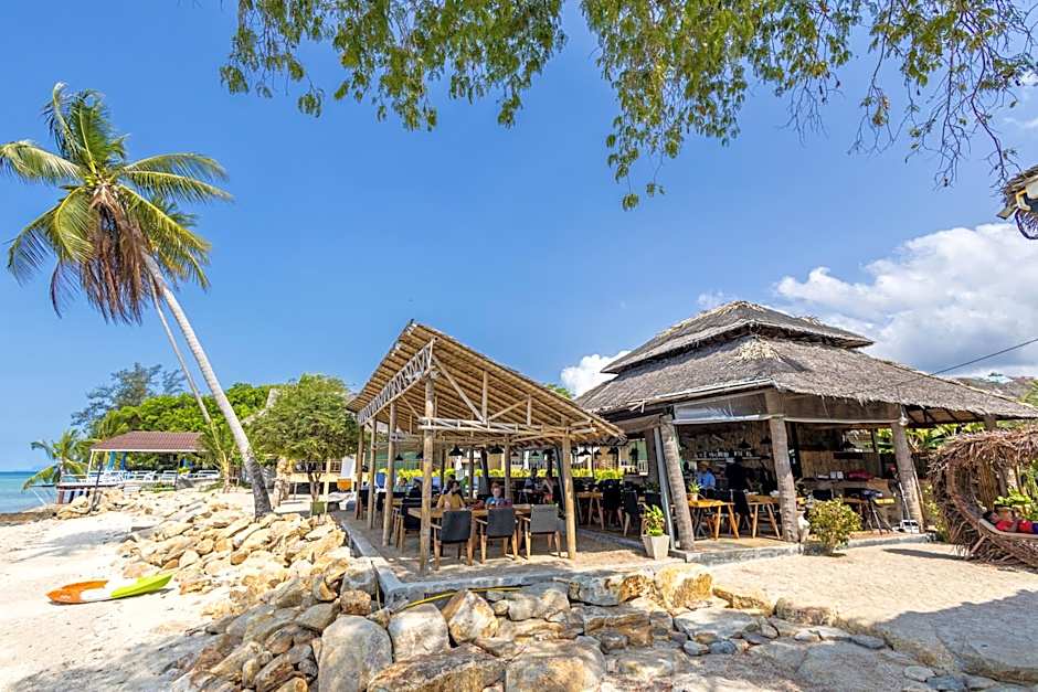 Absolute Beachfront Villas