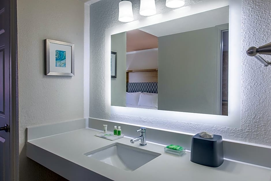 Holiday Inn & Suites Boca Raton - North