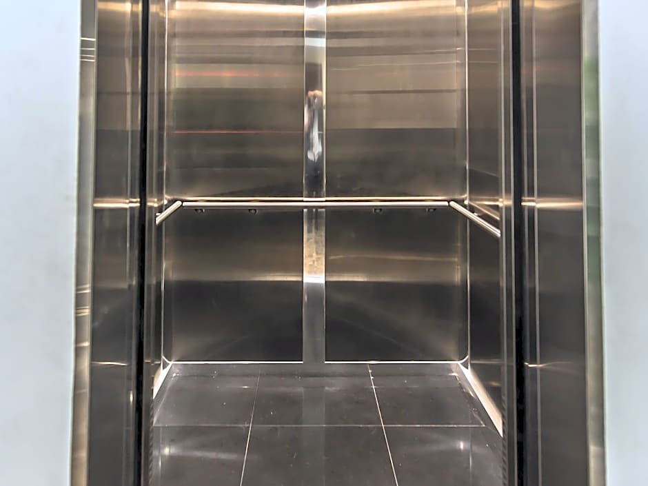 Crystal Garden Hotel (Seri Kembangan)