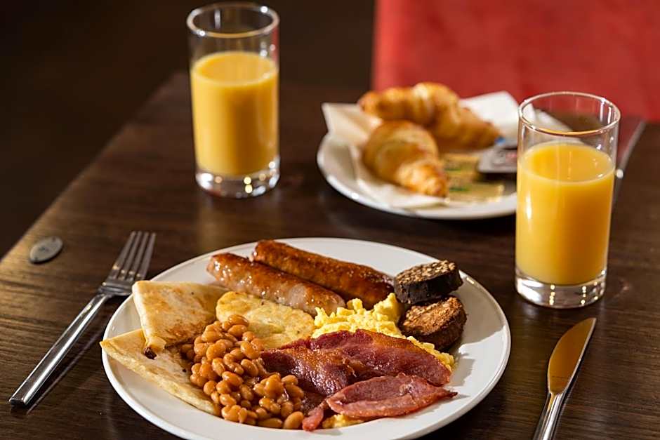 Belmore Court & Motel