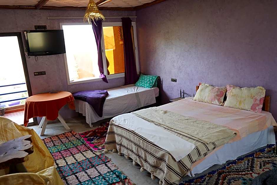 Photo 1 of 14 of Triple Room with Shared Bathroom