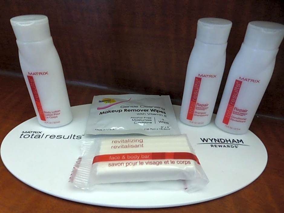 Super 8 by Wyndham Peterborough