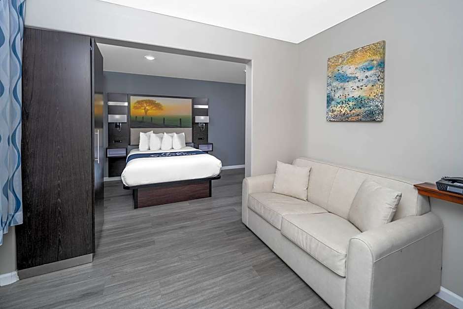 Photo 1 of 4 of Studio 1 Queen Bed Suite