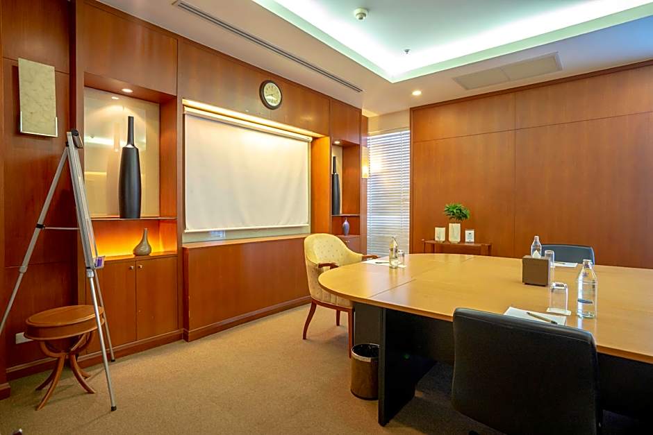 AT EASE saladaeng by AETAS