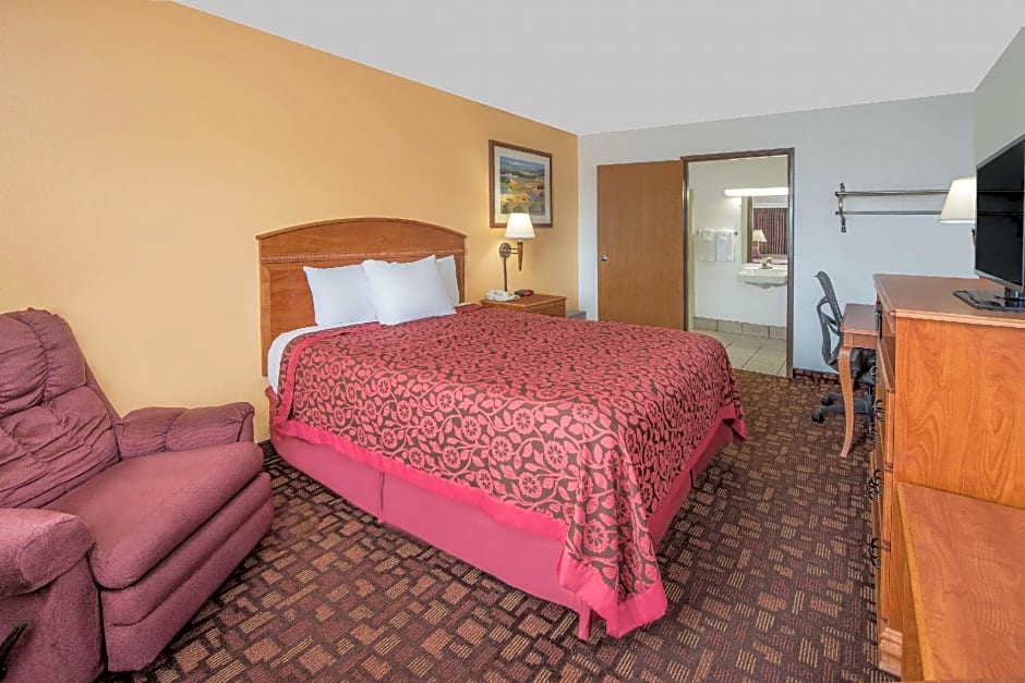 Days Inn by Wyndham Kingdom City
