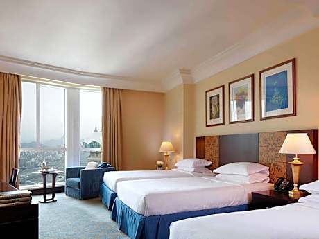 Classic Triple Room with Three Single Bed and City View