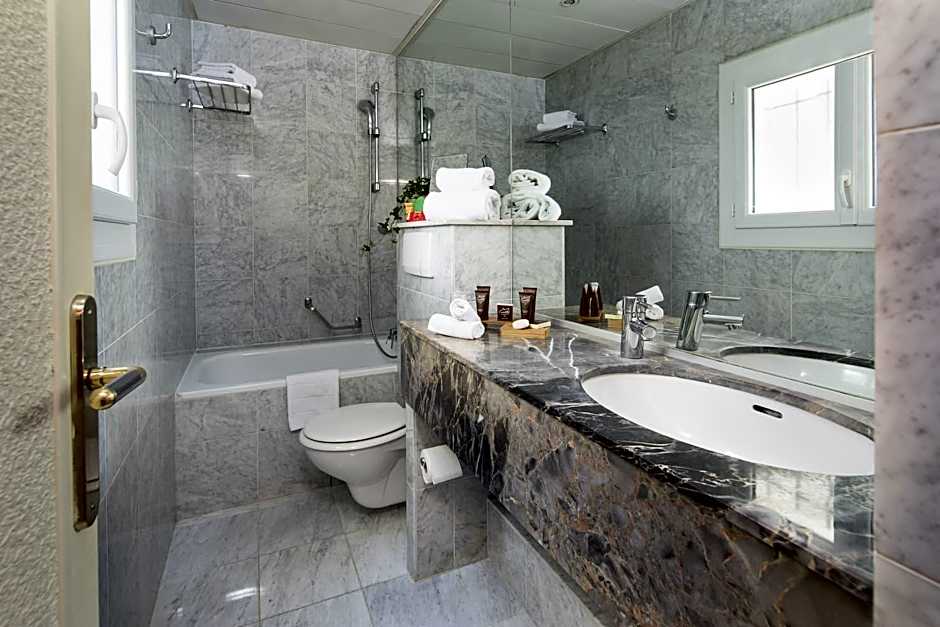 Hotel Des Deux Continents