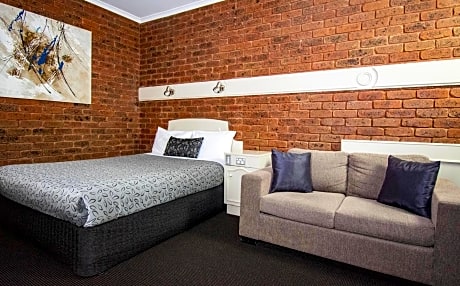 Queen Room - Upstairs