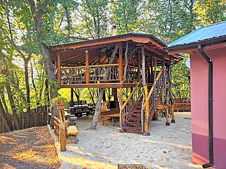 Alen Mak Forest Hotel