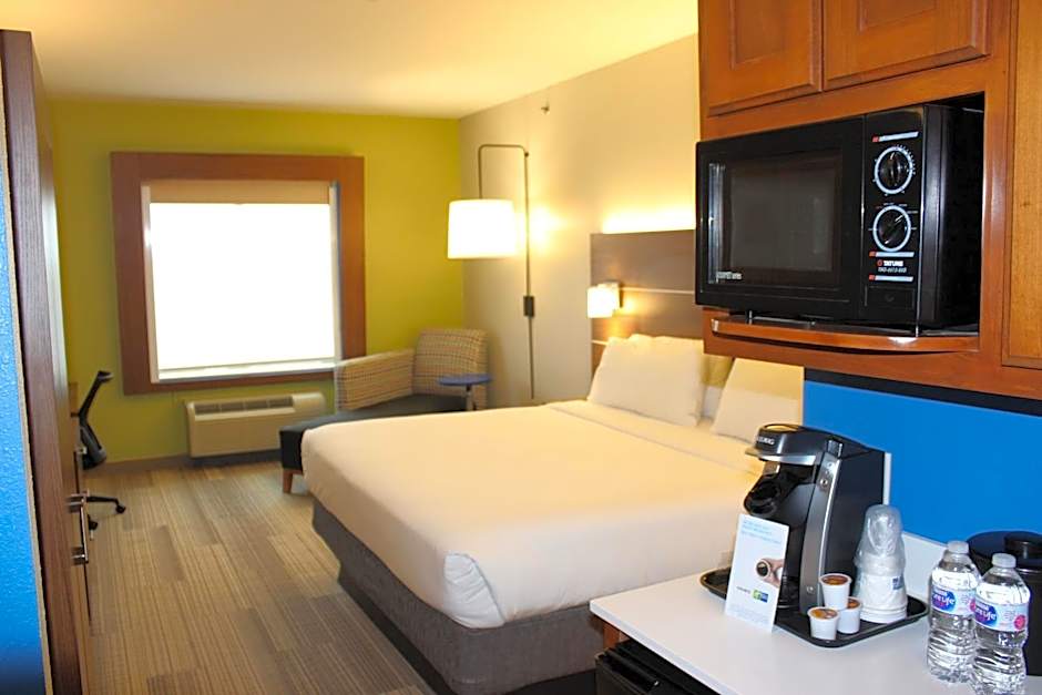 Holiday Inn Express Hotel & Suites Mansfield By IHG