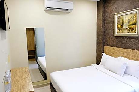 Deluxe Room with Window