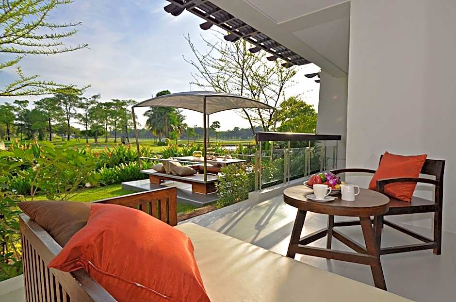 Summit Windmill Golf Suite Hotel at Suvarnabhumi