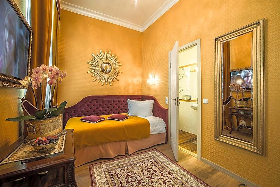 Imperial Hotel & Restaurant