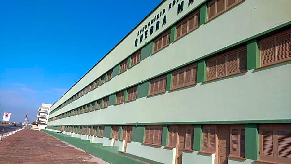 Apartamento Vista para Beira-Mar e Calçadão centro de Tramandaí