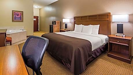 1 King Bed, Mobility Accessible, Roll In Shower, Non-Smoking, Continental Breakfast
