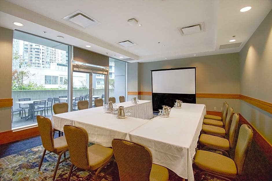 COAST COAL HARBOUR HOTEL by APA