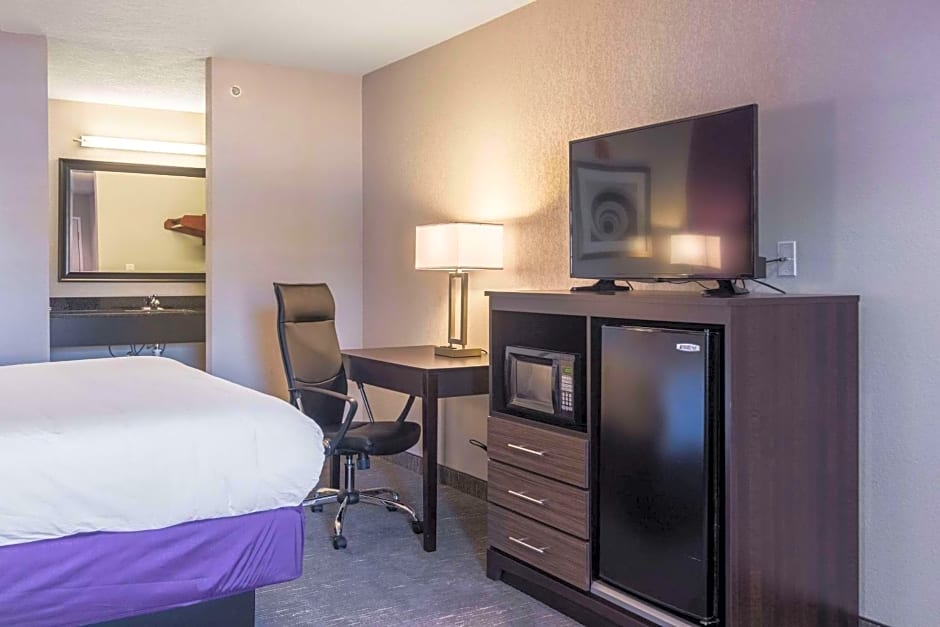 Econo Lodge Inn & Suites North Little Rock