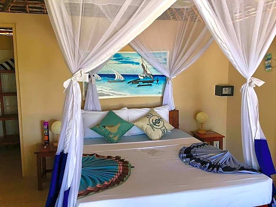 Driftwood Beach Lodge