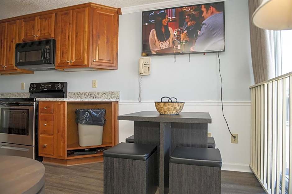 ML 343 Ski-InOut Island Kitchen Steps to Ballhooter Sleeps 6