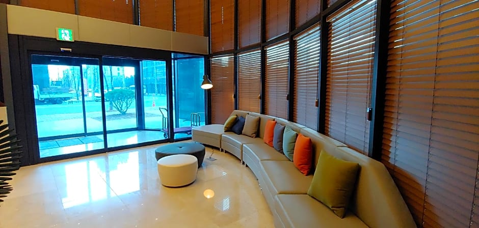 Westernbay Marina Hotel