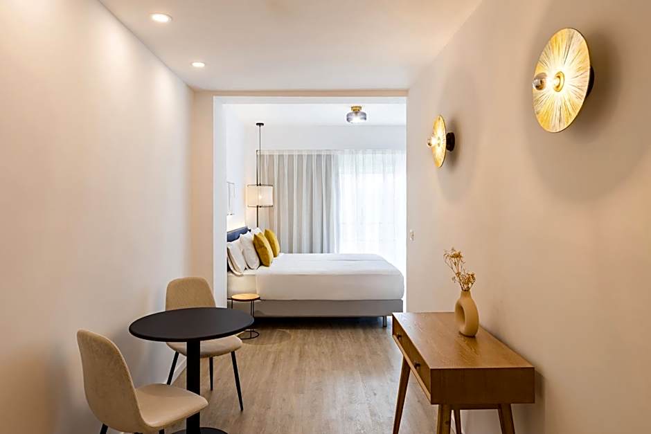 Hotel Adonis Pelinor