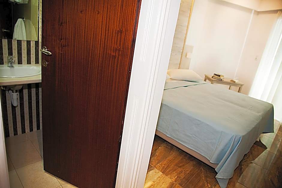 Zeus Hotel