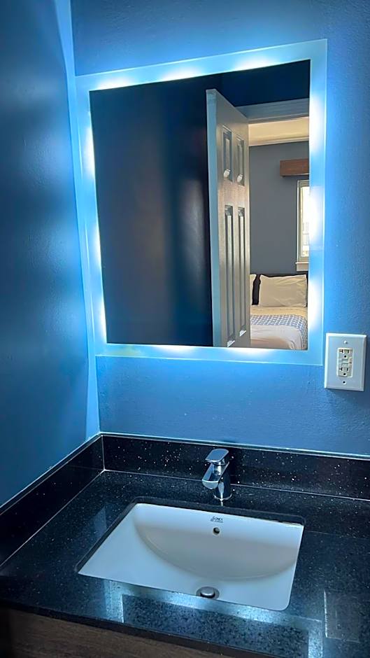 Suburban Studios Charlotte - Ballantyne