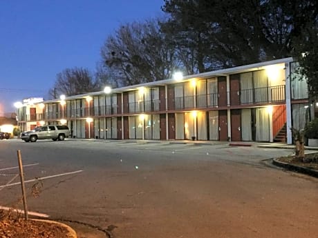 Cheshire Motor Inn