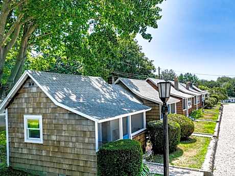 Marina Bay Cottages