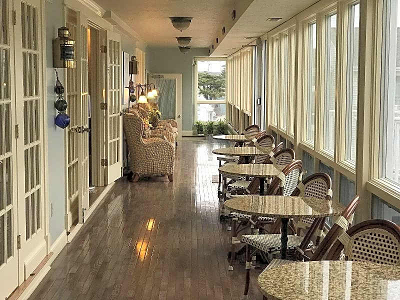 Anchor In Distinctive Waterfront Lodging