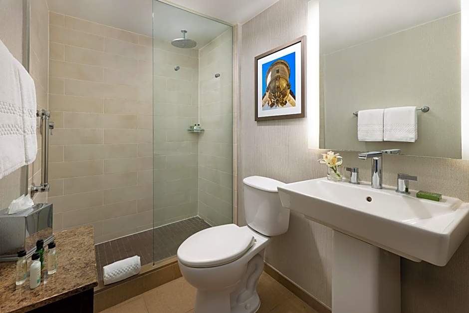 The Anza - A Calabasas Hotel