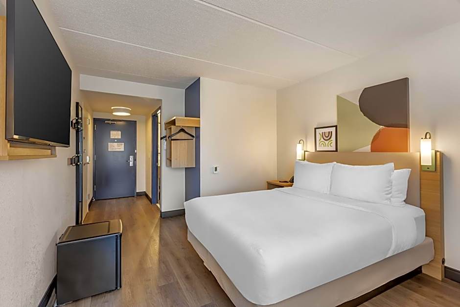 Spark by Hilton Atlanta Airport South College Park