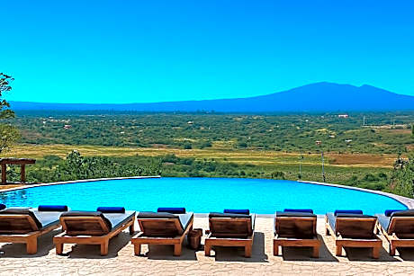 Mamadunia Safari Lodge