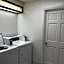 Days Inn & Suites by Wyndham Arlington Heights