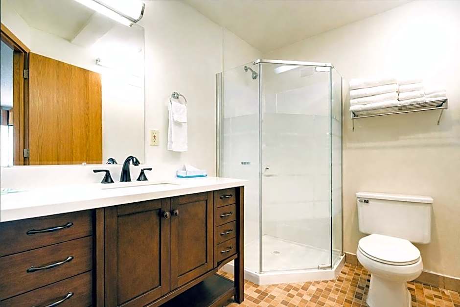 Fireside Inn And Suites