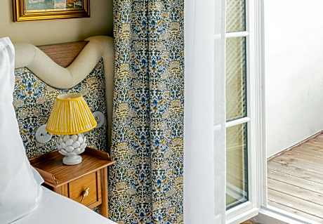 Comfort Room with Terrace