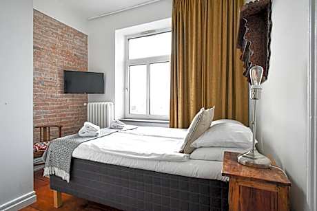 Small Double Room Superior (55 in Bed)