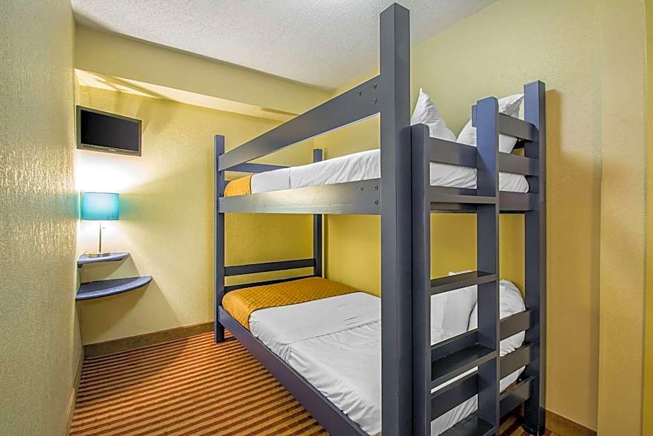 Comfort Inn & Suites Kissimmee By the Parks