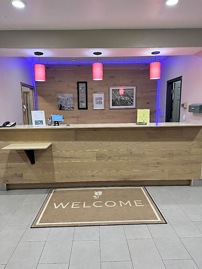 Country Inn & Suites by Radisson, Elgin, IL