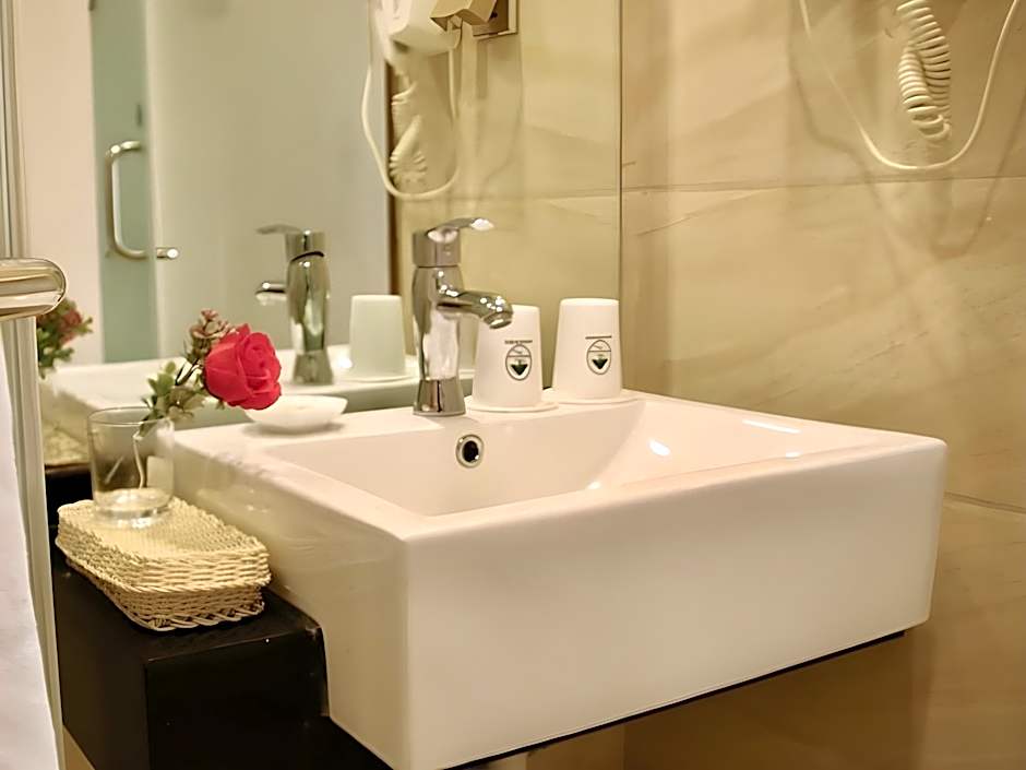 GreenTree Inn Zhejiang Ningbo South Railway Station Express Hotel