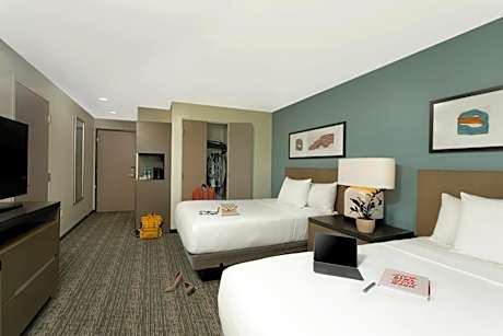 Den Guest Room with Two Queen Beds