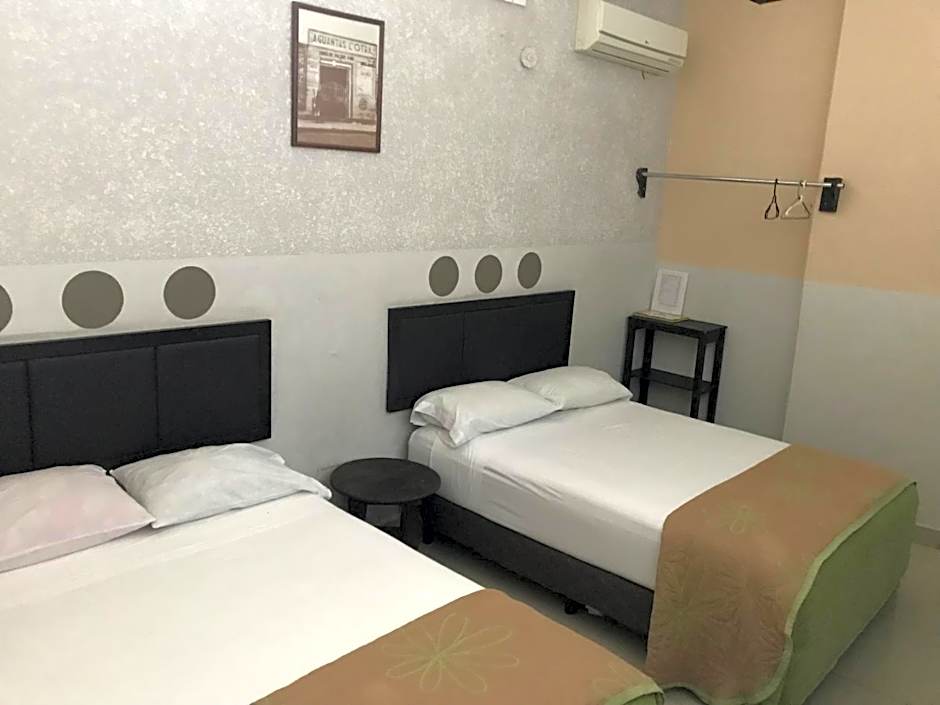 Photo 1 of 13 of Hotel Central ParQ