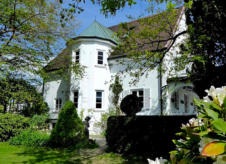 Am Eichholz Galerie & Art-Hotel